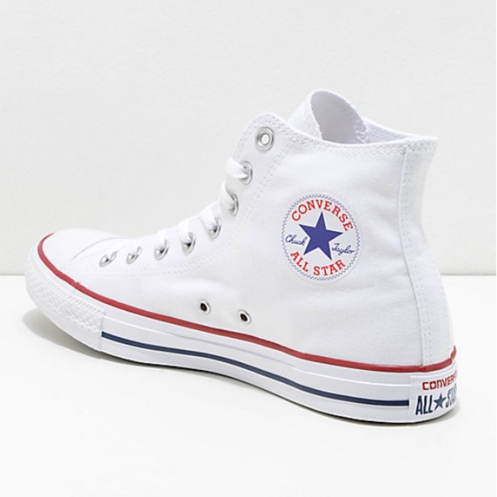 All star white converse!!